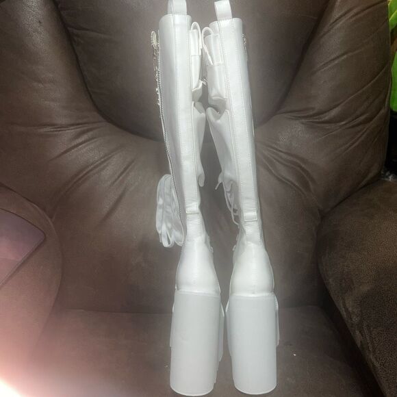 Size 6 White Platform Obsidian Boots Dolls Kill Pockets - Picture 3 of 5